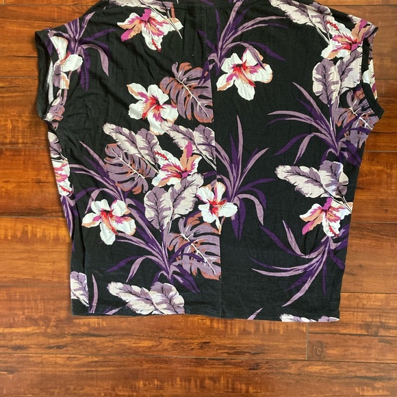 Floral shirt - Picture 2 of 4